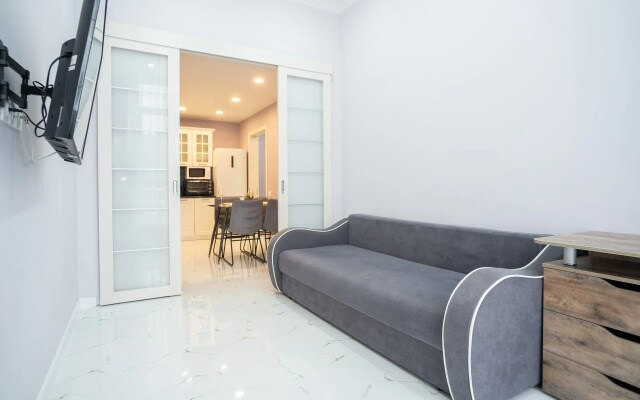Апартаменты Red Apartments Арт Лайт Сити Апартамент Вольтер