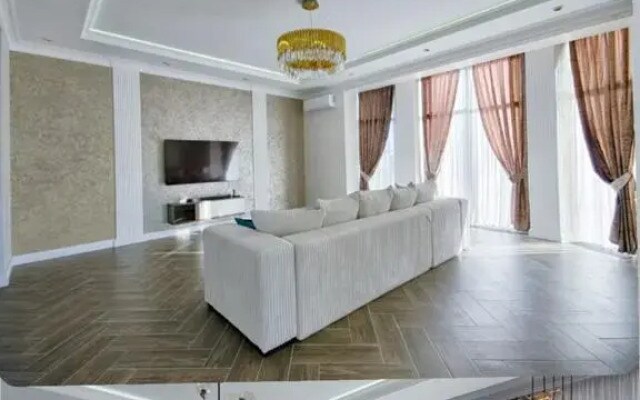 Апартаменты Трехкомнатные с Бассейном Spa House