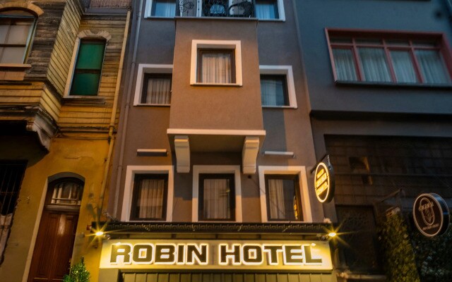 Отель Robin Hotel