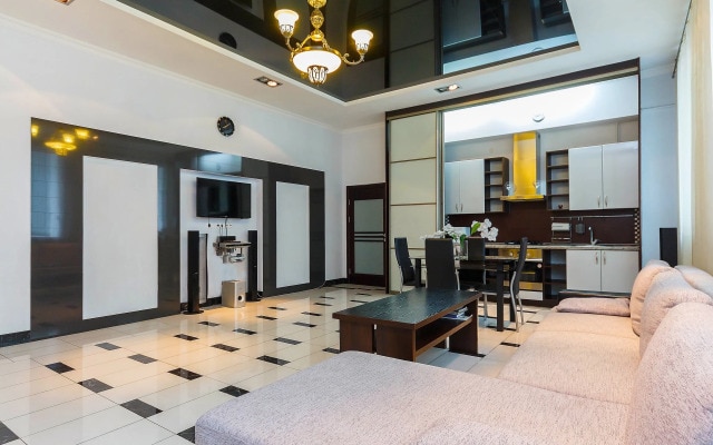 Apartments Deluxe on Karla Marksa Street - Minsk