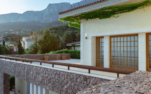 Отель Крымский Бриз Hotel & Villas