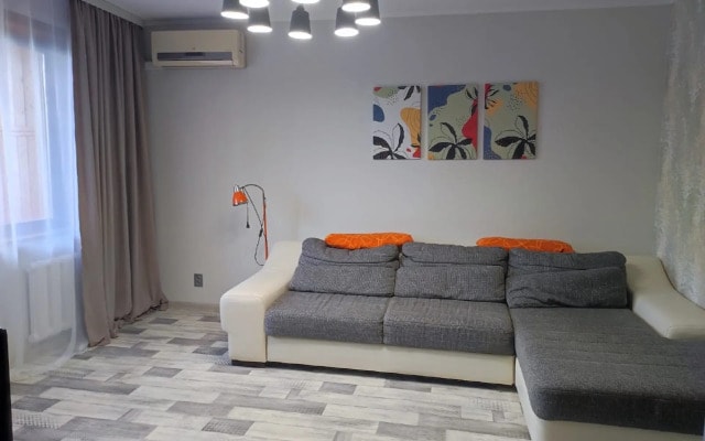 Квартира на Тополиной улице