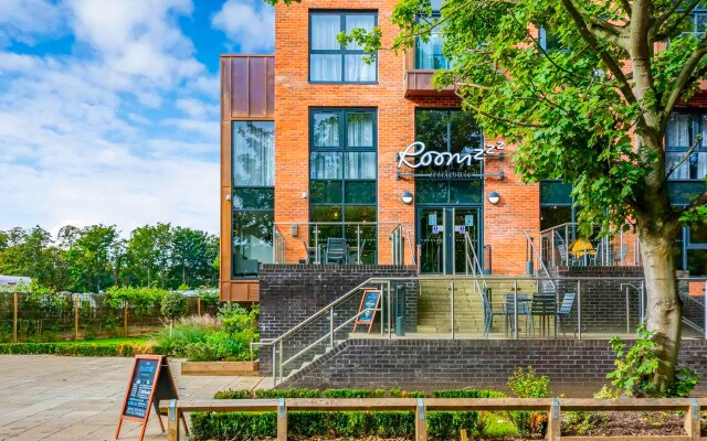 Отель Roomzzz York City