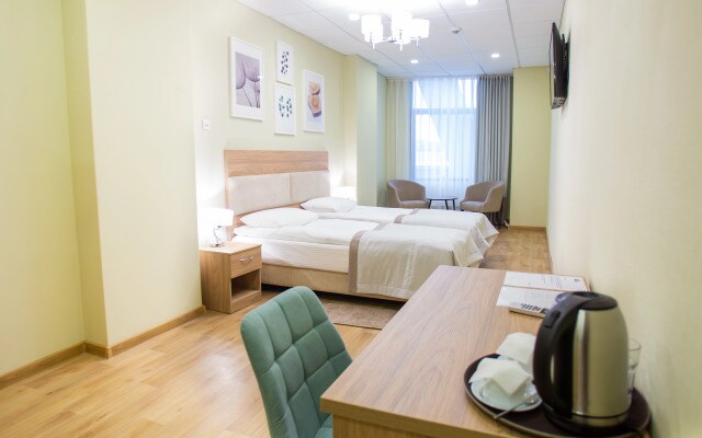 Lyod Hotel