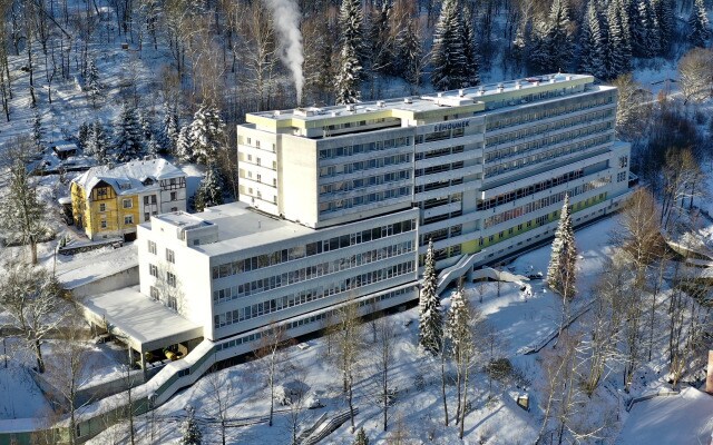 Отель Behounek
