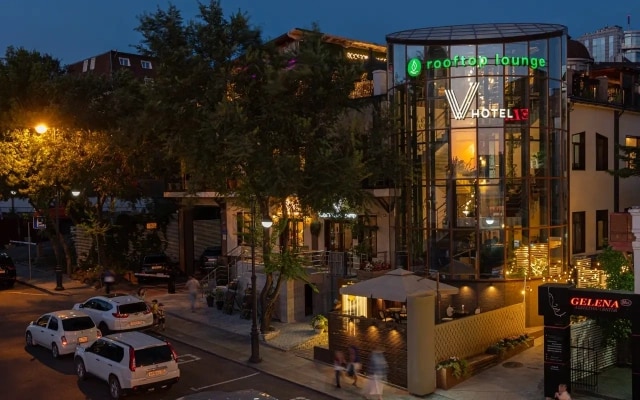 Отель V Hotel&Rooftop Lounge