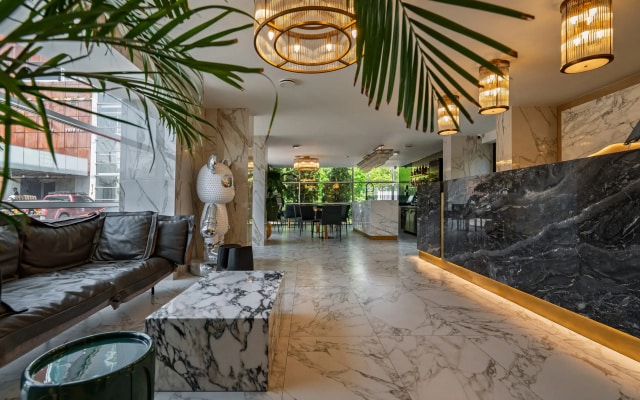 Отель BOUTIQUE HOTEL EMBARGO
