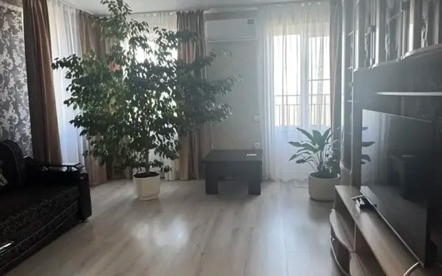Квартира Уютная 2-х комнатная квартира с видом на Затон