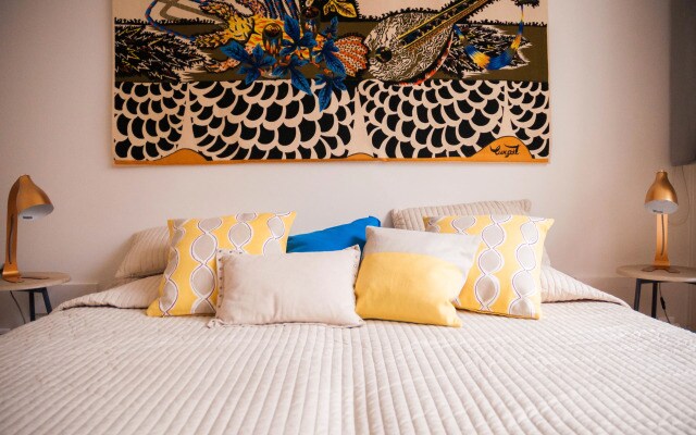 Апартаменты Charming Parisian Apartment Near The Eiffel Tower