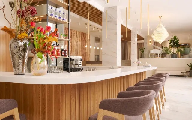 Отель Aura CityHotel