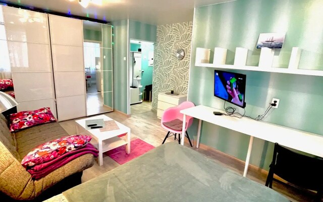 Апартаменты Альянс Малышева 85 БЦ Высоцкий Штаб Округа