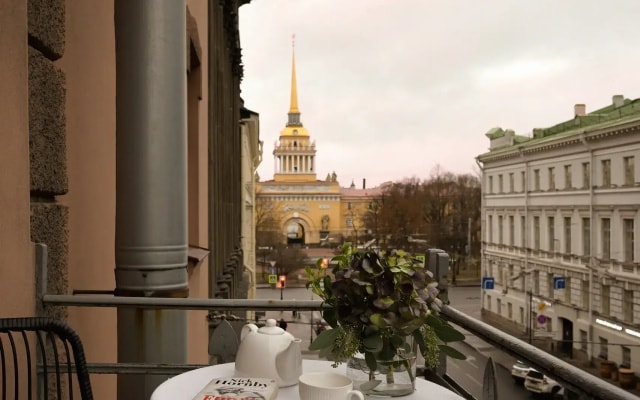 Апартаменты Minin Apartments с видом на Адмиралтейство 200 кв.м.