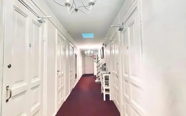 Отель Senate