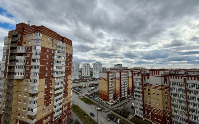 Сакура рядом ТЦ Кристалл