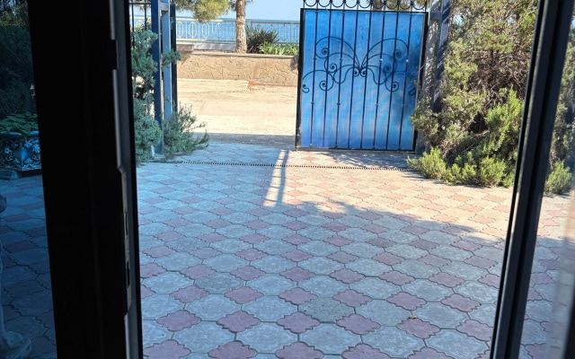 Квартира Первый этаж на первой линии у моря