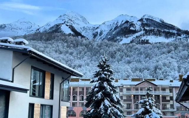 Апартаменты Blanc Hill апартамент в самом центре Красной Поляны