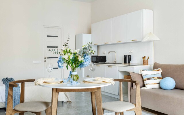 Апартаменты с Отдельным Входом и Террасой Вид на море Home Group