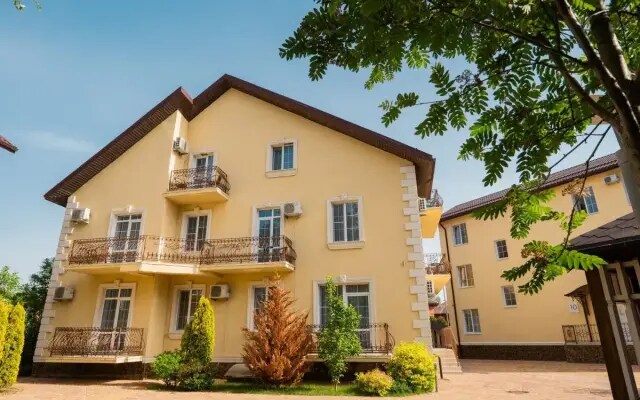 Курортный отель Дивный Мир Усадьба Шато 4****