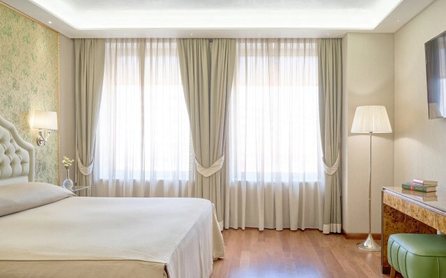 Отель Santa Chiara Hotel