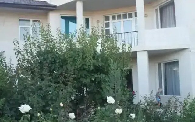 Меблированные комнаты Крымские каникулы