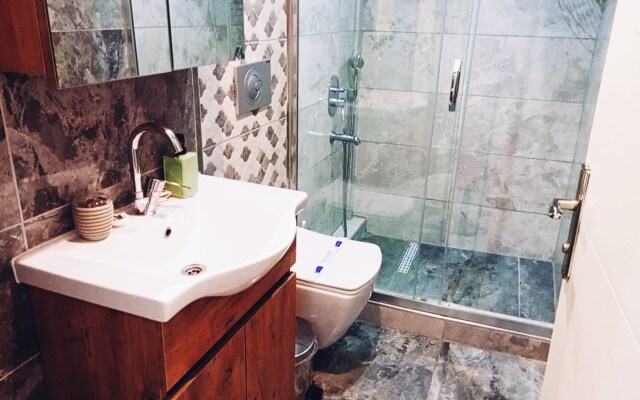 Отель Loren Hotel & Suites