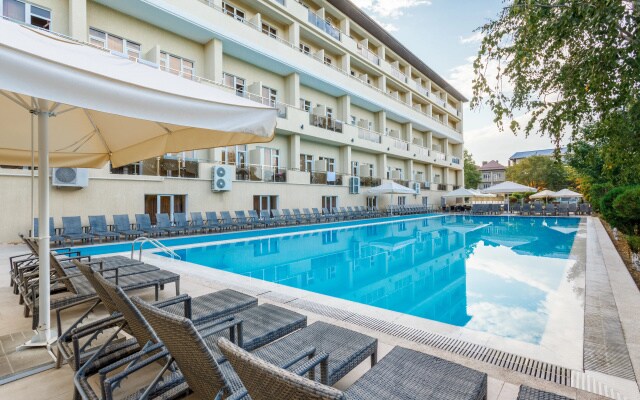 Отель Sunmarinn Resort hotel