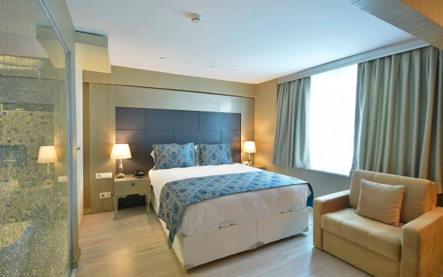 Adamel City Hotel