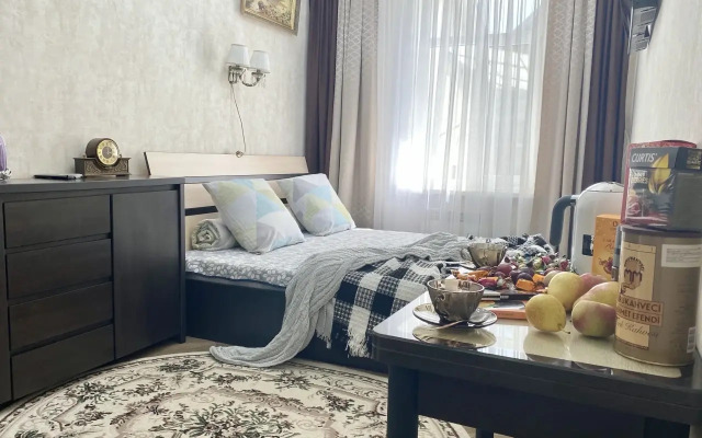 Квартира Уютная студия в центре Симферополя в старинной усадьбе