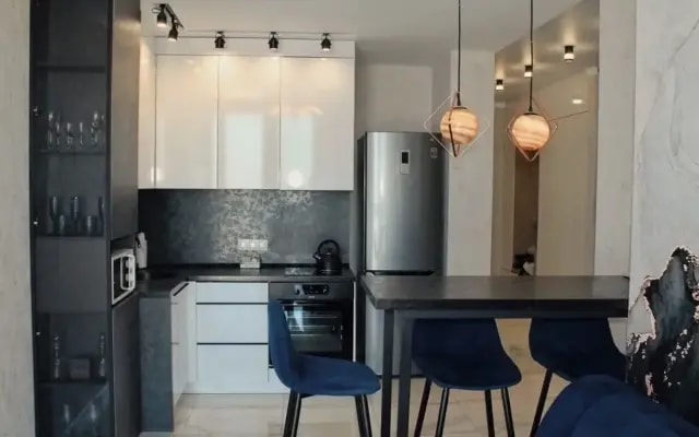 Квартира с панopaмным видoм нa pеку и мост