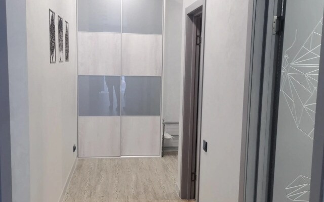 Квартира Трехкомнатная в Клубном Доме на Родионова