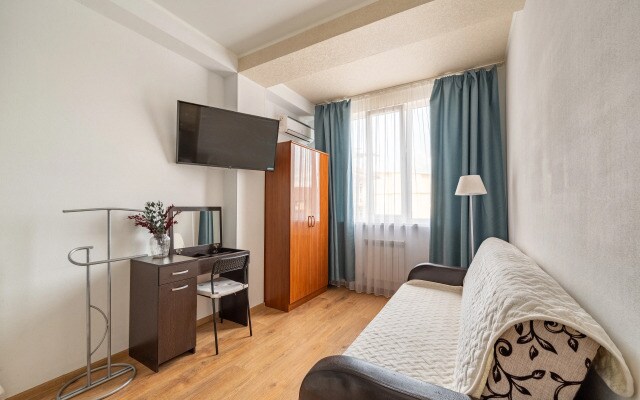 Квартира Уютная 1к в центре Адлера для 5 гостей; около пляжа Сочифорния, 200м до моря