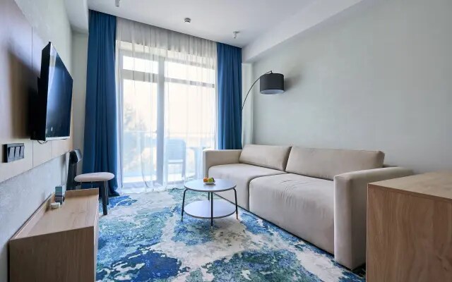 Апартаменты в Космос Адлер у ЖД (УК V-hotels)
