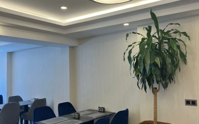 GNC Airport Hotel