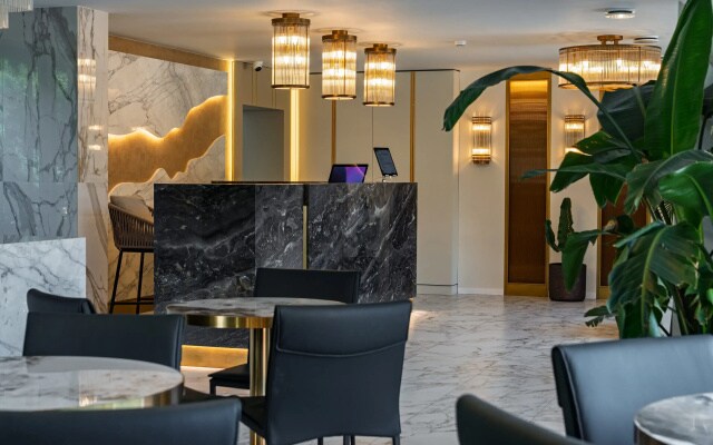 Отель BOUTIQUE HOTEL EMBARGO