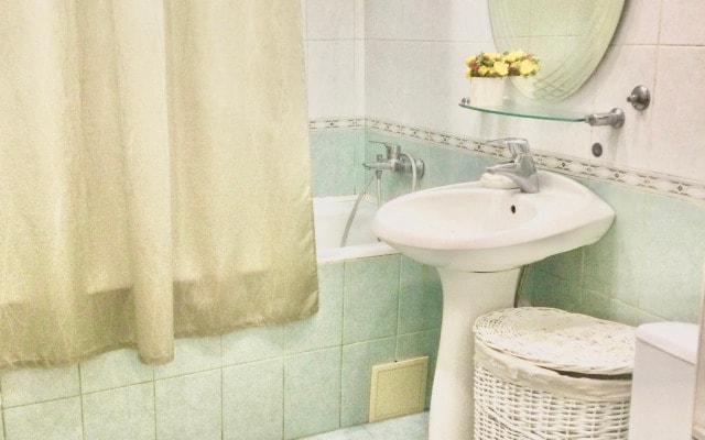 V Tsentralnoj Chasti Goroda Guest House