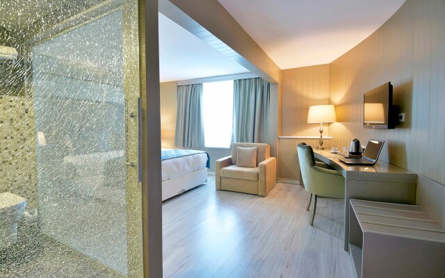 Adamel City Hotel