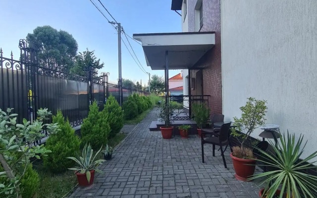 Garri Guest house