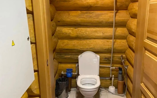 Частный дом Дом у реки с баней