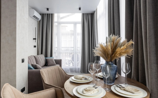 Апартаменты Red Apartments Арт Лайт Адриан