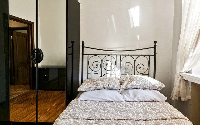Na Prospekte Kutuzova 21 Apartments