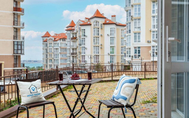 Апартаменты с Отдельным Входом и Террасой Вид на море Home Group