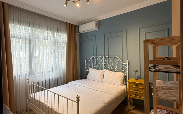Апартаменты Stylish 2BR Near Sultanahmet w/ Projector & PS