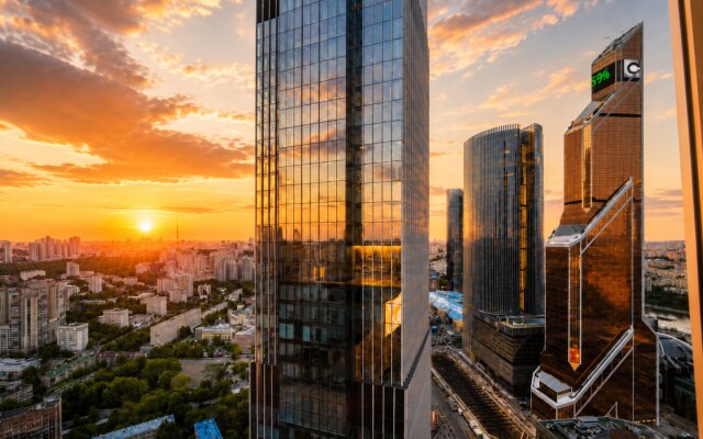 Апартаменты Sky City Moscow LUX Студия с большим окном с видом на все башни и город!
