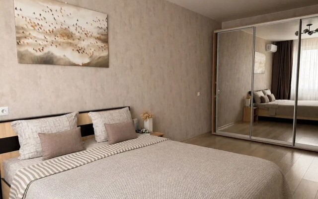 Квартира на улице Крымской Весны 5к5