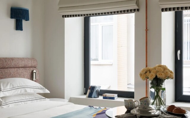 Апартаменты D apartments Тихая премиум студия на Невском