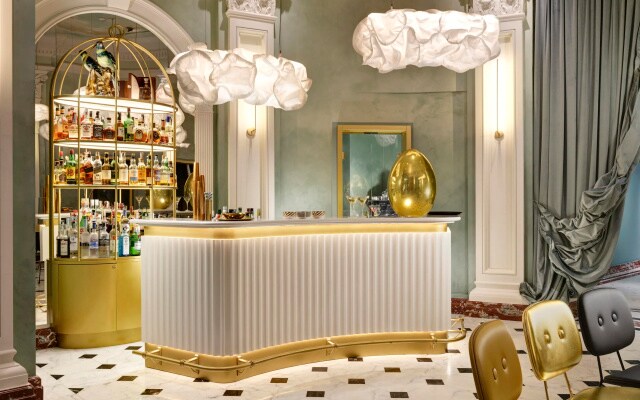 Leon's Place Hotel