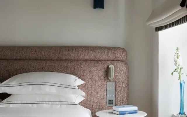 Апартаменты D apartments Тихая премиум студия на Невском