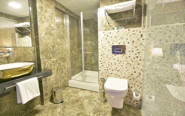 Adamel City Hotel