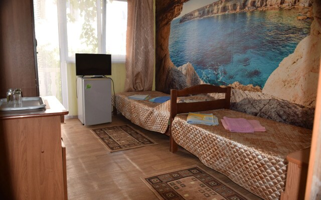 Maksim Guest House