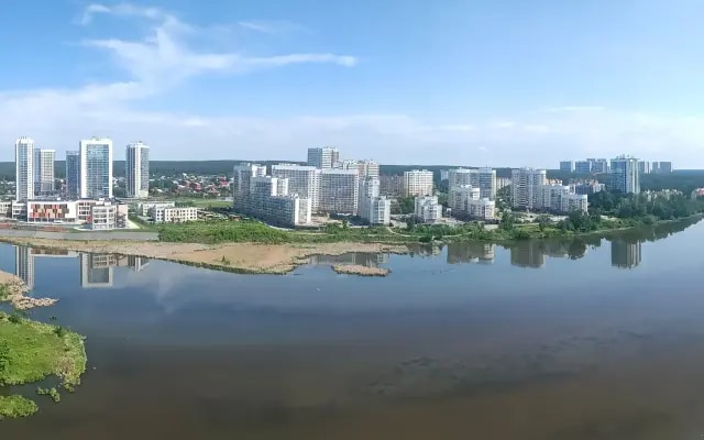 Квартира БТВ Апартс с Видом на Пруд